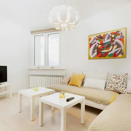 Sunny For 5 People By Renters Apartman