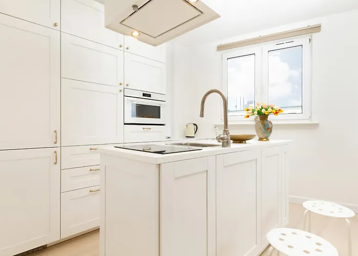 Apartment Sunny For 5 People By Renters Gdynia